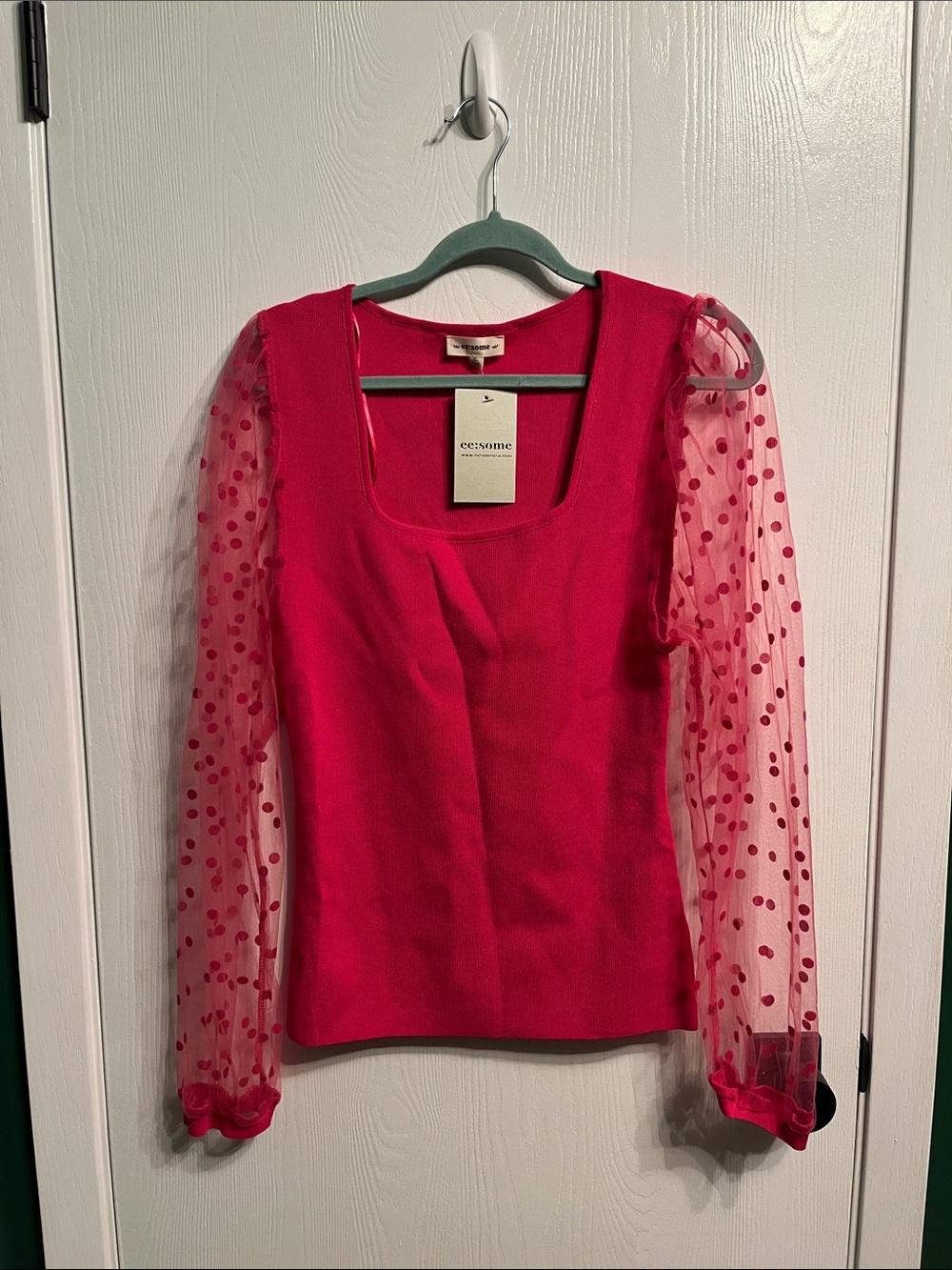 NWT EE some hot pink blouse size XL with flowy, mesh, polka dot sleeves!